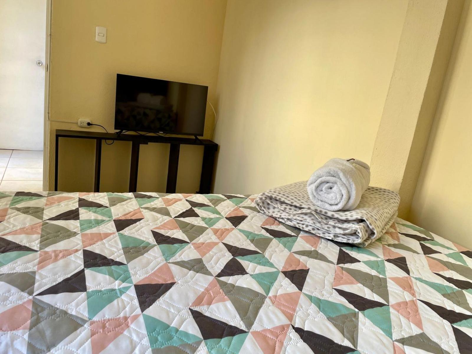 Casa Quetzal Bed & Breakfast Guatemala City Exterior photo